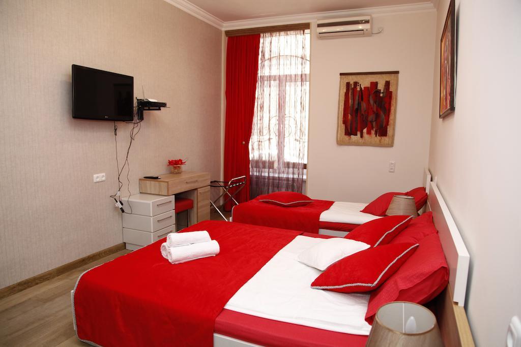 Azoyan Guest House Erivan Zimmer foto